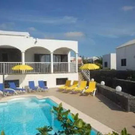 Playa Blanca Sleeps 12 Pool Wifi Villa *